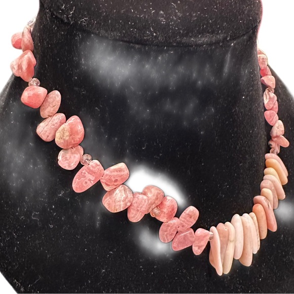 PINK OPAL PERUVIAN NUGGET’S TUMBLED AND CRYSTALS Delicate Pink Necklace 8 1/2” - Picture 2 of 10